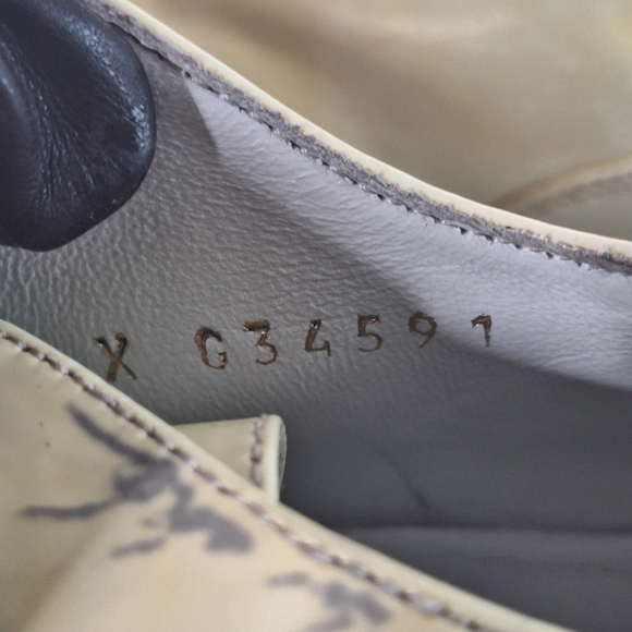 Auth Chanel lace up shoe - Picture 8 of 11